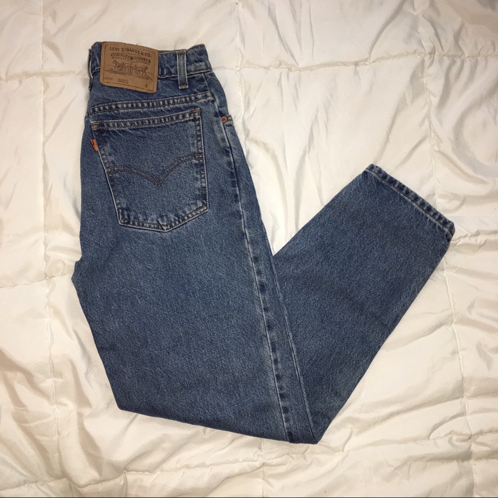 Vintage Levi’s 950 high waisted mom jeans